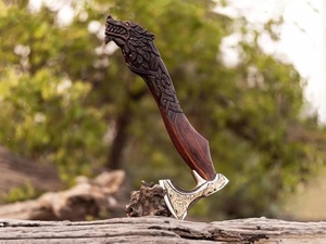 Hacha Tomahawk Hecha a Mano con Hoja Grabada, Mango de Madera de Palisandro, Hacha de Supervivencia Estilo Nórdico Decorativa - Product Image 5