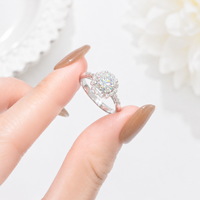 1 Karat Blumen-Halo-Moissanit-Ring in 8 Farben, 925er Silber, Blumencluster, gedrehtes Band, eleganter Braut-Jubiläums-Luxusschmuck für Sie