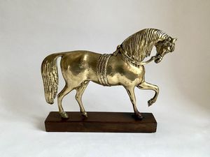 Elegant Brass Horse <b>Table</b> Centerpiece Sculpture For Dining Room Styling And Premium <b>Decorative</b> <b>Table</b> Accent - Product Image 6