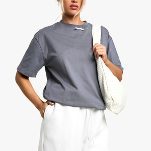 Camiseta de Mujer de Alta Calidad, Manga Corta, Cuello Redondo, Corte Regular, 100% Algodón, Ecológica, para Verano, con Apliques - Product Image 6