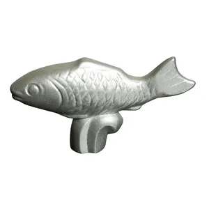 Sculpture Métallique Ronde Dorée Moderne et Artistique sur le Thème de l'Ange, Pièce Décorative Élégante pour Villas et Appartements ZAHID EXPORTS - Product Image 2