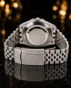 Reloj Citizen Clásico de Lujo con Esfera de Moissanita VVS Totalmente Incrustada, Bisel de Baguette Arcoíris, Números Arábigos Coloridos y Fecha - Product Image 4