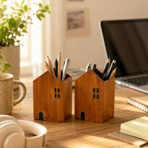 Porte-stylo en bois unique avec design artistique pour le rangement sur le bureau - Product Image 2
