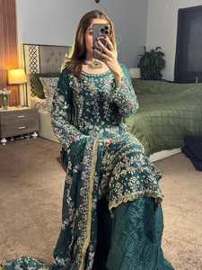 Kurti vert de créateur pour femme avec palazzo et dupatta |   Tenue de soirée à broderies lourdes - Product Image 2