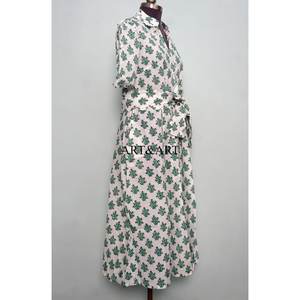 Robe midi en coton 100% écologique pour femmes Kangura, motif floral naturel, col en V, manches courtes, décoration boutonnée, lavable - Product Image 5