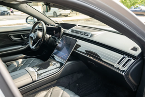 Maybach S580 4Matic Sedán 2024 Inspeccionado, Motor V8 Biturbo de 4.0 Litros, Tracción en las Cuatro Ruedas, Equipamiento de Alta Gama, Revestimiento Exterior - Product Image 2