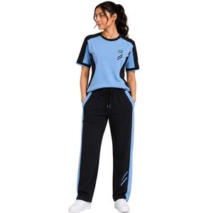 Ensemble décontracté deux pièces personnalisé pour femme, t-shirt à manches courtes bleu ciel et noir et pantalon droit, avec contraste - Product Image 1