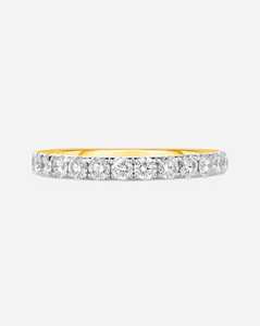 Bague de mariage personnalisée en or massif 14k 18k avec diamants de laboratoire entièrement pavés de 2,5 mm, style minimaliste et délicat, pour empilage de bagues, par le fabricant - Product Image 4