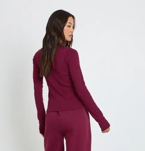 Conjunto Deportivo de Sudadera de Forro Polar y Pantalones Rectos para Mujer, Proveedor de Ropa al por Mayor con Logotipo Personalizado - Product Image 3