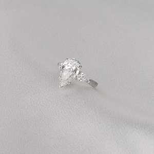Élégante bague de mariage pour femme en or blanc 14 carats avec trois diamants de laboratoire en forme de poire de 3 carats, pureté D VVS2, certifiée IGI - Product Image 1