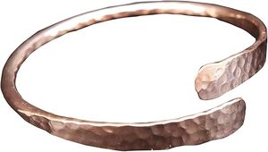 Bracelet en cuivre poli brillant, minimaliste, artisanal, martelé, à vendre - Product Image 5