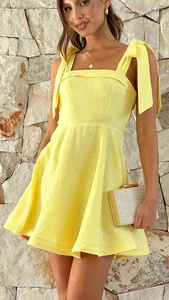 เดรสสั้นเซ็กซี่สีเหลืองร้อนแรงสำหรับใช้ในชีวิตประจำวันผ้าคอตตอนชุดไปงานปาร์ตี้สุด2024 - Product Image 2