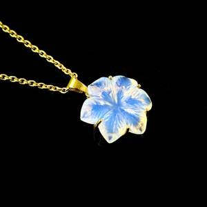 Colgante de flor de opalita natural tallada, collar de piedra preciosa, elegante colgante de opalita para mujer, fabricación de joyas al por mayor. - Product Image 5