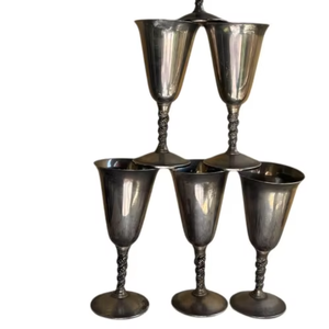 แก้วไวน์โลหะทำมืออย่างประณีตสำหรับการรับประทานอาหารแบบคลาสสิกและการตกแต่งโต๊ะสุดหรูในงานแต่งงานและงานเลี้ยง - Product Image 1