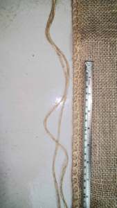 Sacs de sable en jute de henné neufs, poids de chaque sac environ 201 grammes, dimensions 840 mm x 350 mm, P&S 1lx12, bordure sur le bord supérieur, une longue attache de 26 cm. - Product Image 2