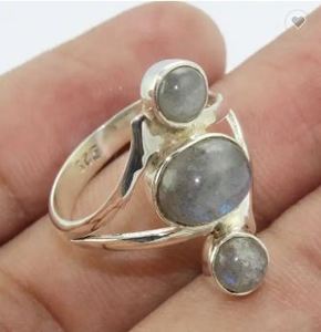 Élégante bague statement en argent sterling 925 avec trois pierres de labradorite naturelle, faite à la main, avec cabochon ovale, pour cocktail - Product Image 4