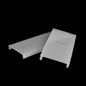 Profils de diffuseur d'abat-jour linéaire Extrusion d'acrylique PC PMMA en finition mate ou prisme Couvertures d'éclairage en plastique pour luminaires LED OEM - Product Image 2