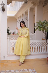 Trajes Salwar Kameez tradicionales indios con elegante diseño y bordados de cuentas para fiestas festivas, para damas, de ajuste cómodo. - Product Image 3