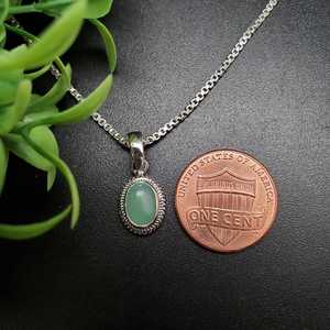 Collier pendentif ovale en aventurine verte, chaîne en argent plaqué or, bijoux délicats en argent sterling avec pierre verte, cadeau pour femmes et hommes - Product Image 5