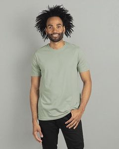 T-shirt pour homme confortable et solide, conçu avec un tissu aérien et lisse et une coupe simple et élégante, idéal pour les tenues quotidiennes et les sorties du week-end. - Product Image 3