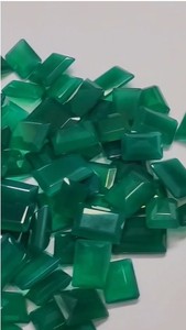 อเมทิสต์ธรรมชาติ 120 ชิ้น 560 กะรัต 81 ชิ้น ออนิกซ์สีเขียว 940 กะรัต 194 ชิ้น แซฟไฟร์กรุงเทพ 195 กะรัต 98 ชิ้น ทับทิมกรุงเทพ 485 กะรัต 4 ล็อต - Product Image 6