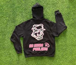 เสื้อกันลมผ้าฟลีซปักลายฤดูหนาว พิมพ์ลายตามสั่ง ทรงหลวมไหล่ตก  รักษ์โลก ผ้าโพลีเอสเตอร์/คอตตอน ยืดหยุ่นไม่หดตัว สำหรับผู้ชาย - Product Image 4