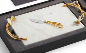 Juego de espátulas para queso de diseño antiguo con mango dorado y tabla de cortar, ideal para uso en la cocina, vajilla y uso doméstico. - Product Image 4