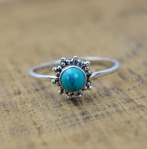 Anillo de Plata de Ley 925 con Turquesa Azul Natural, Diseño de Flor Redonda, Joyería Elegante Hecha a Mano, Piedra de Nacimiento de Diciembre - Product Image 6