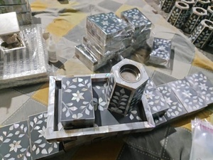 Quemador Bakhoor de madera y acrílico de la más alta calidad, tamaño/forma personalizados, quemador de incienso de tamaño mediano elaborado por God Grace Overseas - Product Image 2