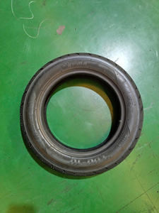 Neumático sin cámara para scooter Vietnam KUMATIRE K205 3.00-10 120/70-10 130/90-10 para motocicletas urbanas y de reparto - Product Image 3