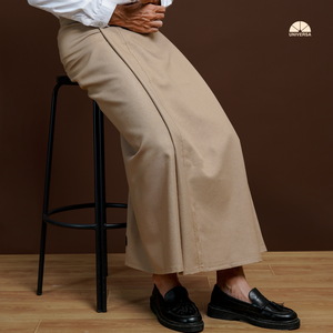 Sarong Premium pour Hommes en Tissu Lin Doux, Confortable et Infroissable, Couleur Beige – Tenue Quotidienne Formelle Islamique Moderne et Discrète - Product Image 1