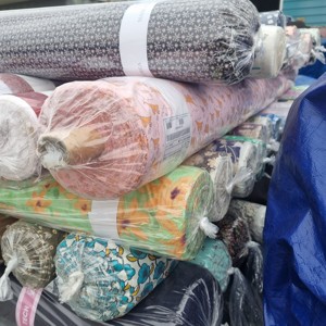 Fabriqué en Corée, 95% polyester, 5% élasthanne, tissu ITY imprimé, lot de tissus en stock, nombreux motifs floraux, meilleure qualité, designs magnifiques. - Product Image 3