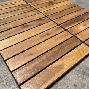 Dalles de terrasse extérieures contemporaines en bois d'acacia du Vietnam, imperméables, antidérapantes et à emboîtement - Product Image 4