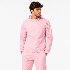 Veste coupe-vent décontractée pour l'extérieur, avec tissu léger et résistant, coupe confortable et style pratique pour les aventures en voyage - Product Image 1