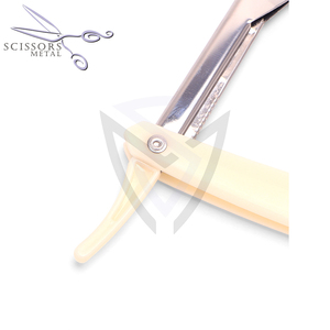 Rasoir de sécurité jetable pour hommes, en gros, avec lame en acier inoxydable chirurgical et manche en bois pour le rasage du visage - Product Image 4