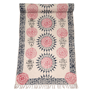 Tapis géométrique en coton fait main, tissage plat, style bohème, antidérapant, écologique, adapté aux animaux domestiques, tapis décoratif pour un intérieur élégant - Product Image 1