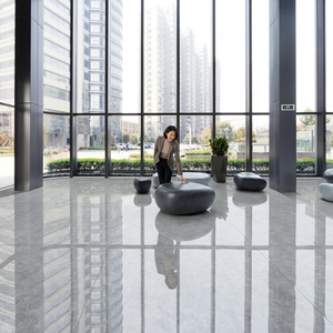 Carreaux de sol en porcelaine antibactériens brillants et émaillés Vistaar Alecia Crema Grey 1000x1000mm 12mm d'épaisseur pour piscine - Product Image 1