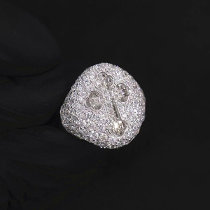 Anillo de Moissanita para Hombre, Estilo Hip Hop, con Incrustaciones Completas de Piedras, Corte Baguette, Diseño de Cruz, Religioso, Personalizado, Estilo Rapper, Bañado en Rodio, con Engaste Pavé, en Plata - Product Image 3