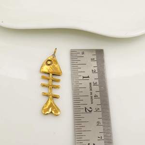 Pendentif squelette de poisson plaqué or, style vintage, bijoux de mode unisexe en laiton - Product Image 5