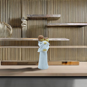 Figura de cerámica hecha a mano de madre e hijo abrazándose, decoración minimalista para bodas con suave decoración de esmalte blanco. - Product Image 2