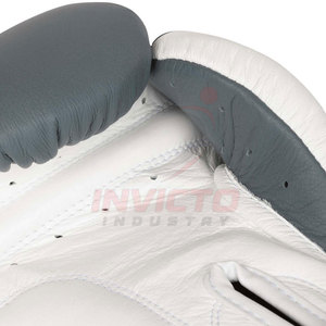 Guantes de boxeo de sparring con cierre de muñeca reforzado, diseñados para un práctica consistente y la comodidad del atleta. - Product Image 6