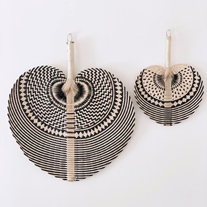 Ventilador de pared decorativo de mano estampado trenzado a mano ventilador de mano de bambú colorido más barato de Vietnam - Product Image 4