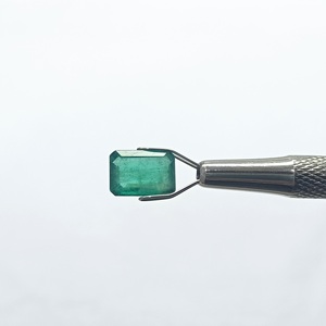 Esmeralda Verde de 3.64 Quilates de Zambia, Gema Suelta (4.25 Ratti) - Product Image 1