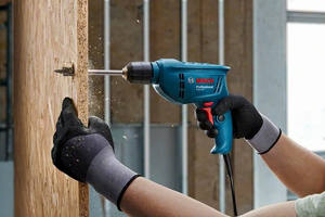 Martillo Perforador Rotatorio con Cable GBM 400 Profesional, 400W, Diseño Compacto, Portabrocas sin Llave para Atornillado Preciso en Madera/Metal/Plástico - Product Image 6