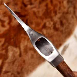 UA Supplies Hache Viking Bushcraft Premium, Hachette Nordique Forgée à la Main, Tête en Acier Fait Main, Manche en Bois, pour Camping et Activités de Plein Air, 4 1/2 pouces - Product Image 5