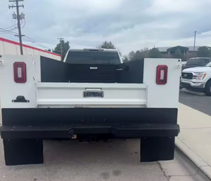 Ford F-350 2011 d'occasion, cabine étendue, camion d'atelier/d'entretien 4x4, avec attelage de remorquage, benne utilitaire, pour travaux de construction et de bricolage - Product Image 6