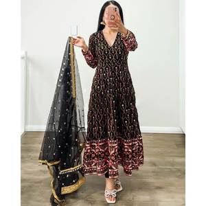 Fil de vêtements chinois traditionnels et travail de séquence embelli fête porter haut bas et ensemble Dupatta - Product Image 2