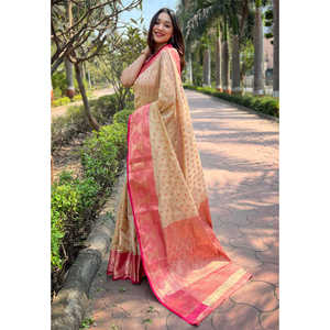 Sari de Seda Chickoo Kanchipuram de Elite Weaves, Chal y Bufanda Tradicional Tejido con Hilo Zari - Product Image 1