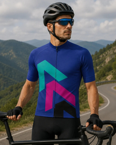 Maillot de Ciclismo Azul de Manga Corta para Hombre con Patrón de Flechas Geométricas, Transpirable y de Secado Rápido - Product Image 3