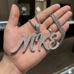 Collier personnalisé avec pendentif en lettres cursive pavées de diamants Moissanite, en argent 925, bijoux personnalisés - Product Image 4